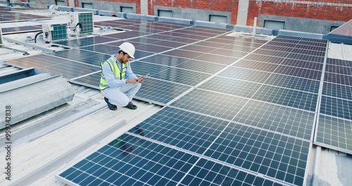 Foto Inspection, man and tablet for solar panels, energy saving and electricity or heating of eco friendly grid on rooftop