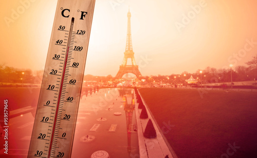 Canvas Print Thermometer in front of Paris skyline during heatwave in France