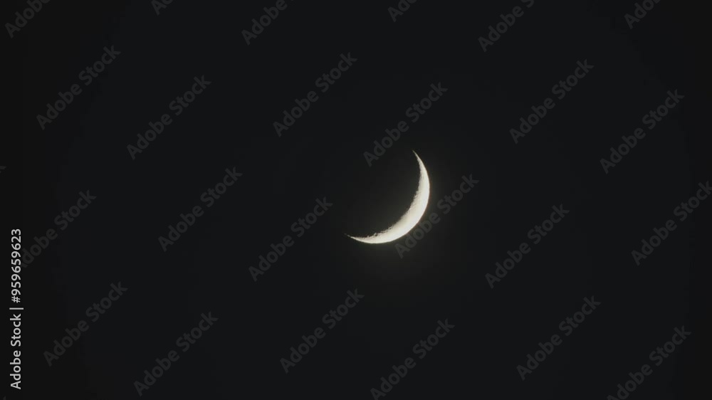 夜の三日月 Crescent moon at night 夜の三日月 Crescent moon at night
