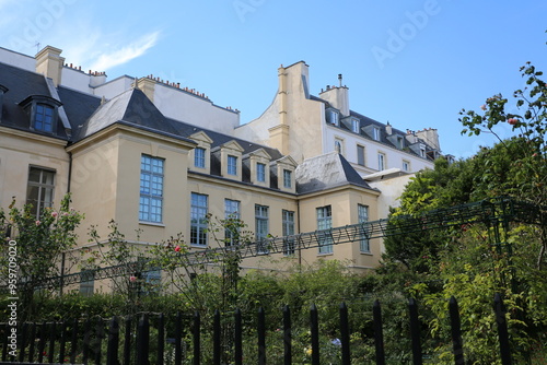 Square Saint-Gilles Grand Veneur à Paris dans le Marais