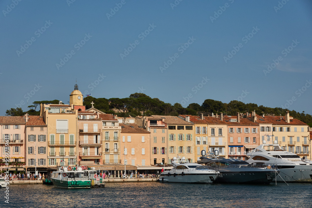 Obraz premium Saint-Tropez is a coastal town on the French Riviera, in the Provence-Alpes-Côte d'Azur region of southeastern France. It has long been popular with artists and attracted the international jet set in 