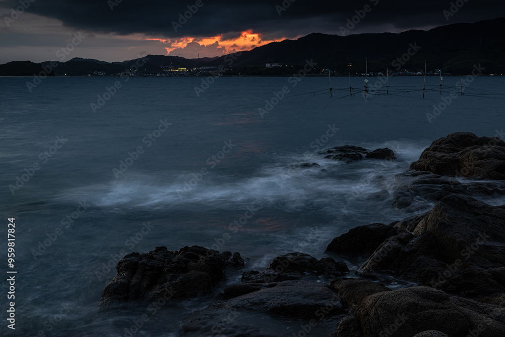 美しい夕暮れの海岸 美しい夕暮れの海岸