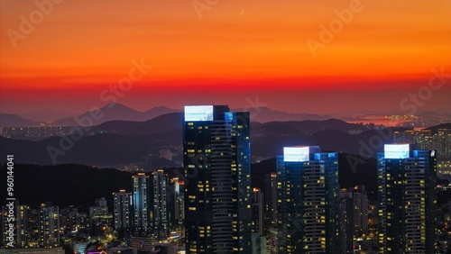 Wallpaper Mural 흰여울마을
 Torontodigital.ca