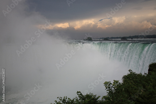 Kanadische Niagarafälle - Hufeisenfälle / Canadian Niagara Falls - Horseshoe Falls /