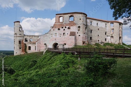 Janowiec Castle, near Kazimierz Dolny. Lubelskie Voivodeship, Poland. photo