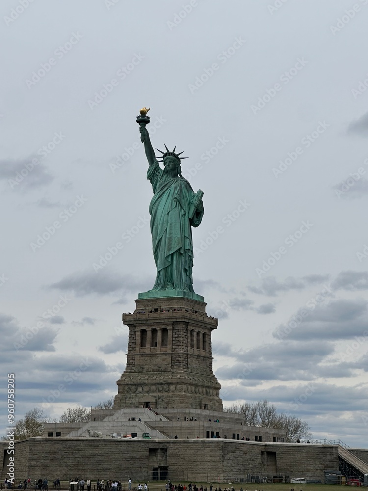 Fototapeta premium statue of liberty city