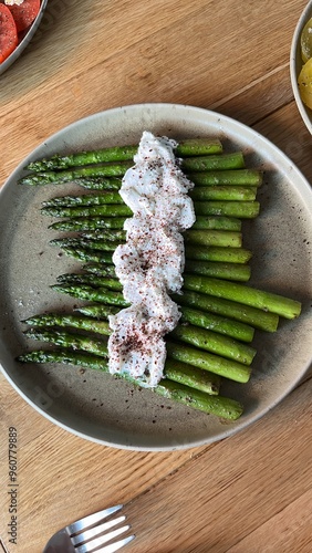Asparagus with ricotta