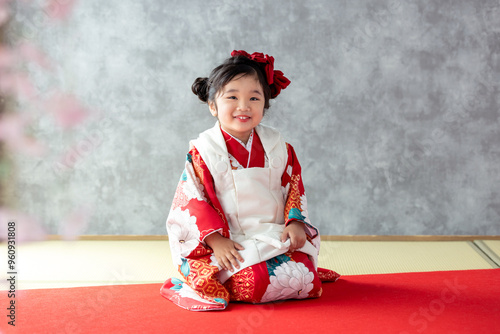 七五三3歳の着物を着た女の子