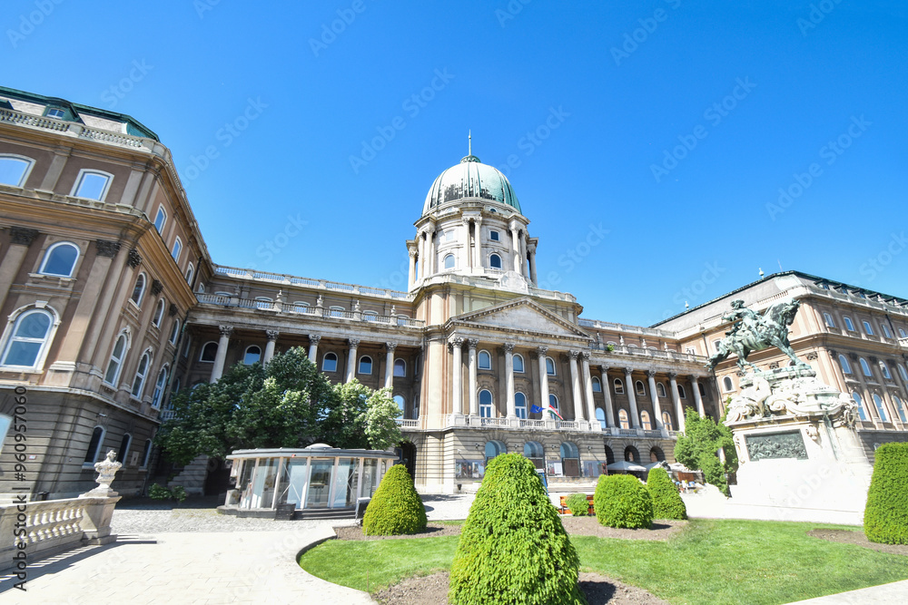 Obraz premium ブダペストの世界遺産ブダ城内にあるハンガリー国立美術館