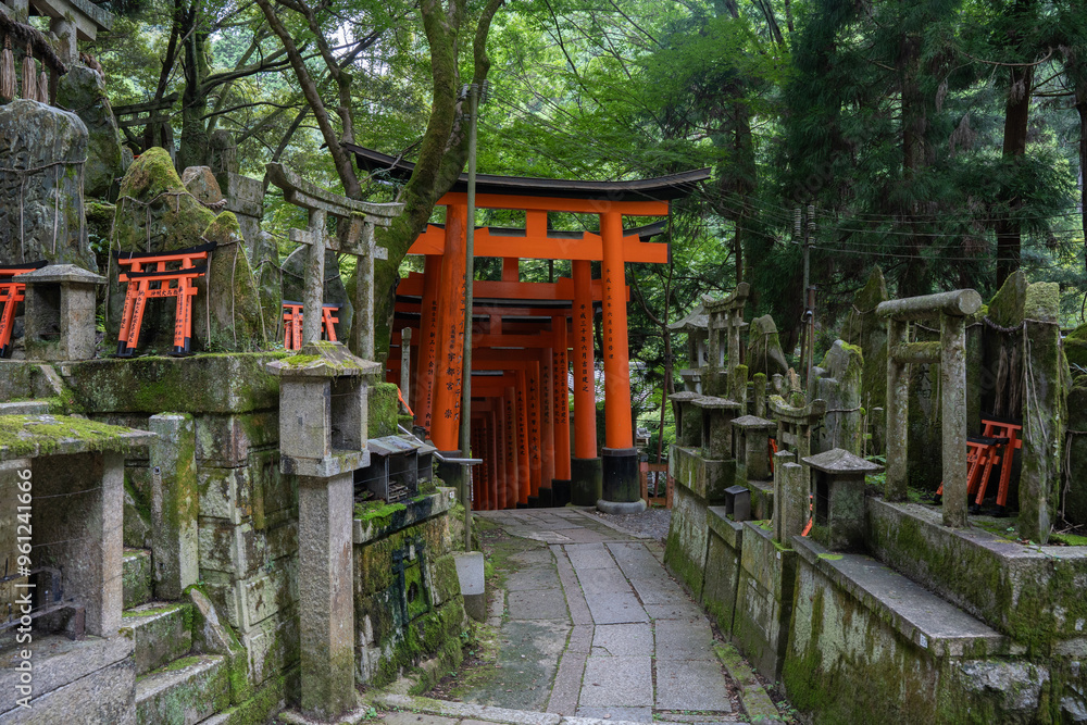 Naklejka premium 京都 伏見稲荷大社