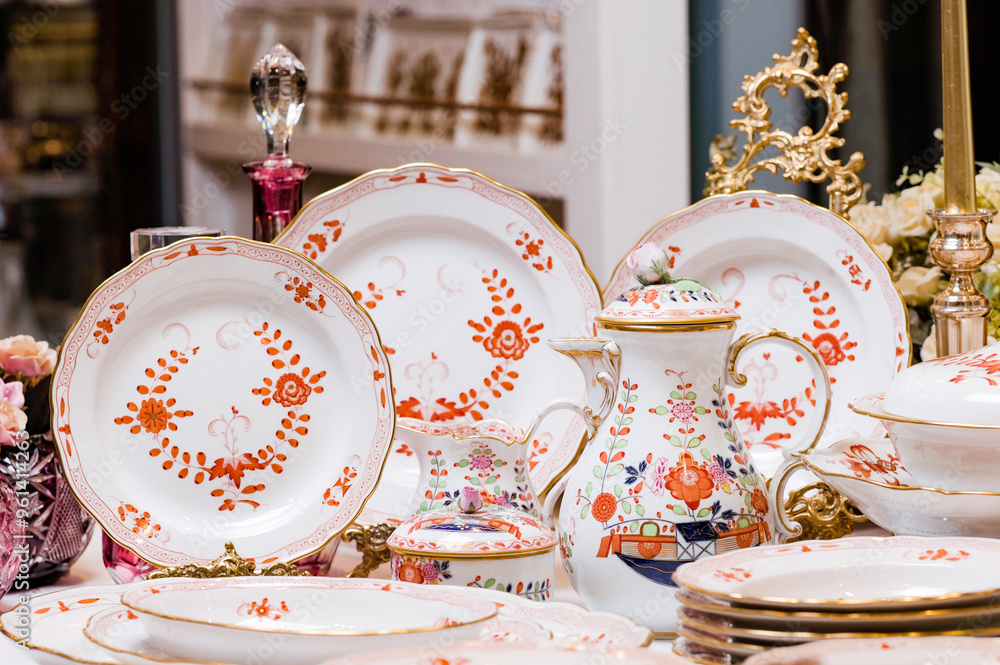 MEISSEN 1710 Germany Porcelain Tea Set with 24 carat gold plating, delicate and elegant painting