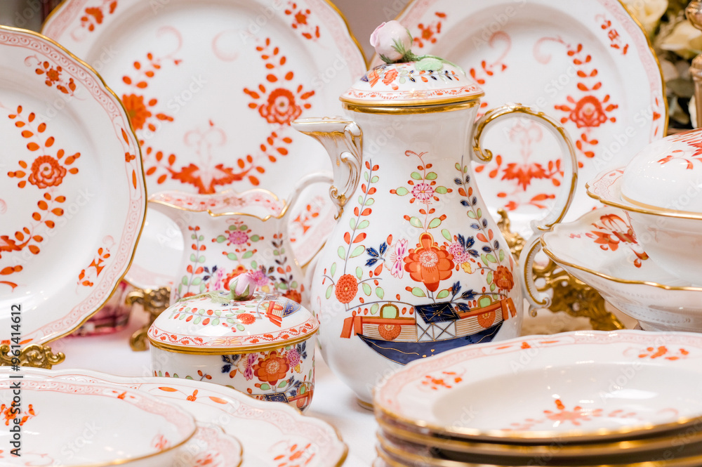 MEISSEN 1710 Germany Porcelain Tea Set with 24 carat gold plating, delicate and elegant painting