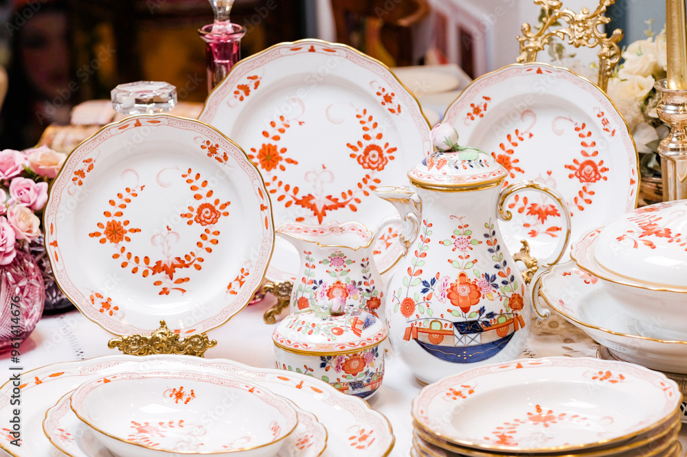 MEISSEN 1710 Germany Porcelain Tea Set with 24 carat gold plating, delicate and elegant painting