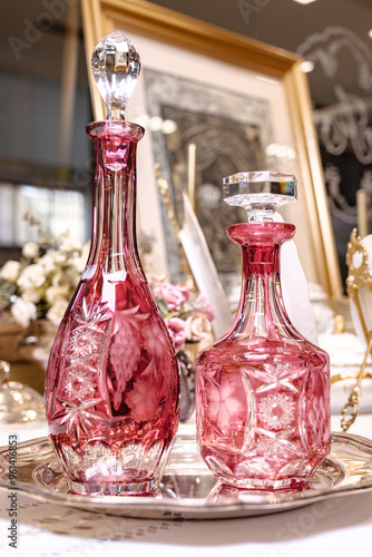 Obraz na płótnie Crystal DECANTER With Cranberry Overlay NACHTMANN Traube. Mid century thick crystal decanter with gold ruby overlay and cut-to-clear grapes decor. Ideal for whiskey, cognac or any other solid drink. w salonie