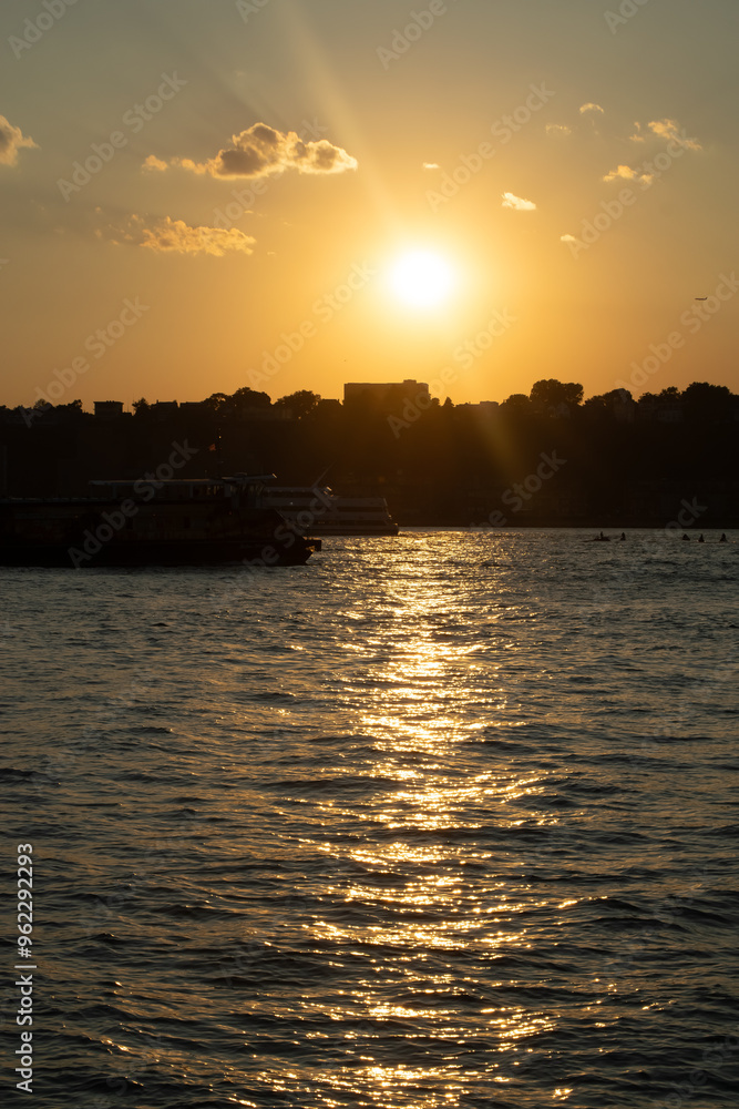 Naklejka premium pôr do sol