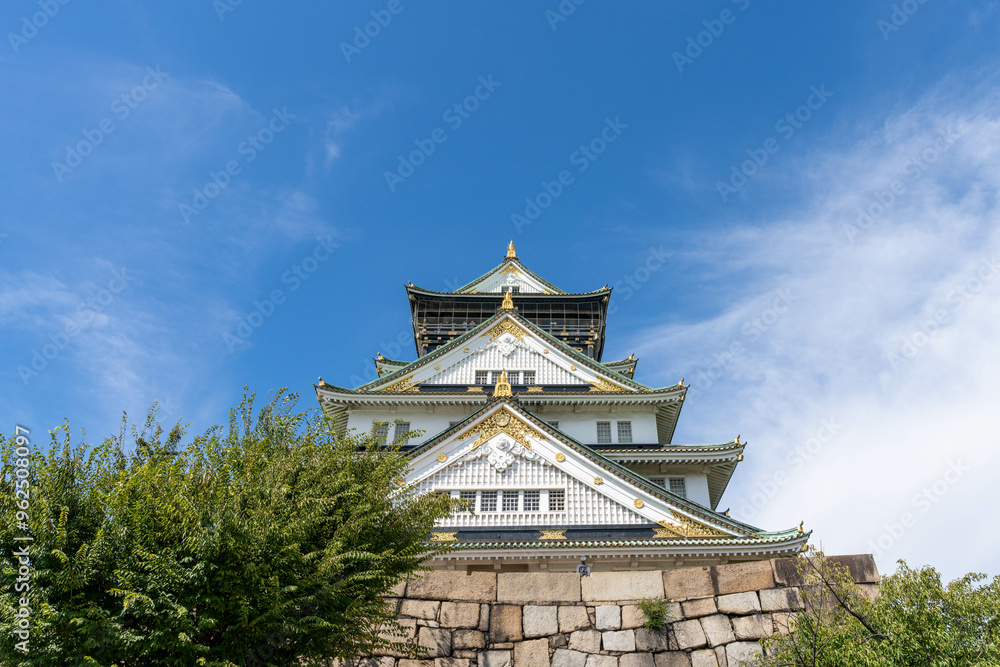 青空と大阪城天守閣 青空と大阪城天守閣