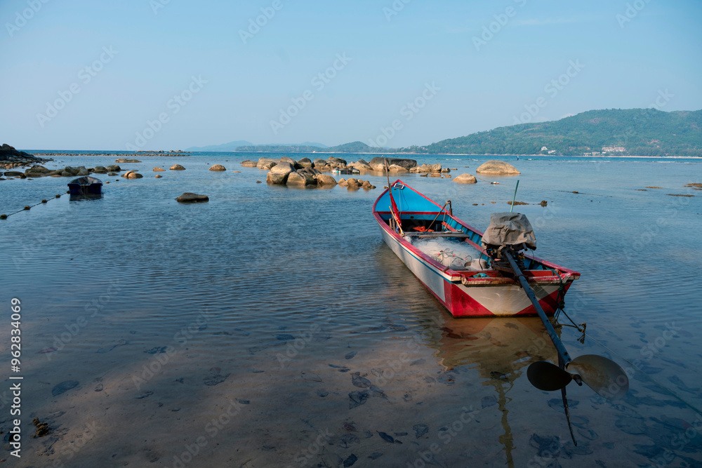 Fototapeta premium Fishing boat in the ocean