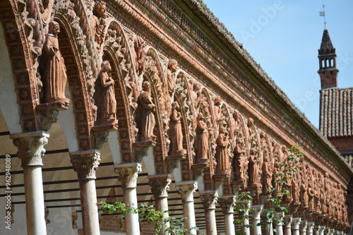 Certosa di Pavia,particolare del chiostro photo