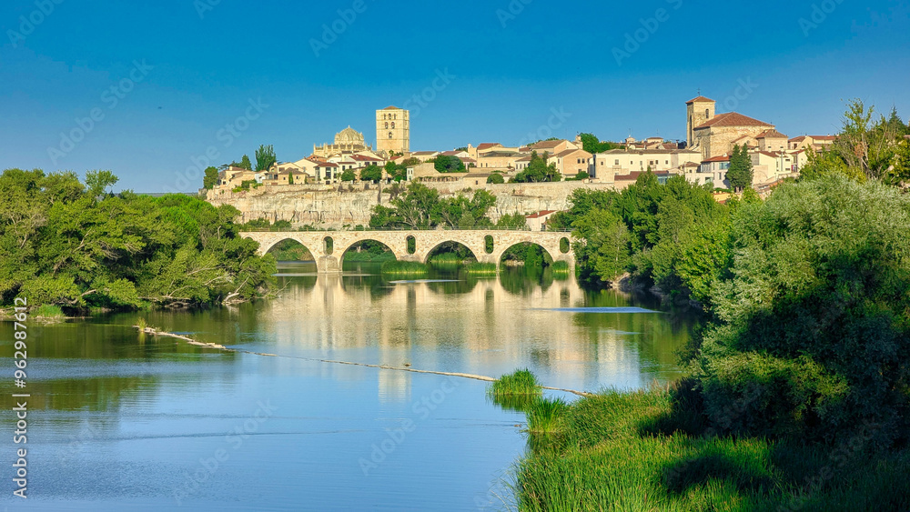 Zamora seen form Douro riverside, Zamora province, Spain Zamora seen form Douro riverside, Zamora province, Spain