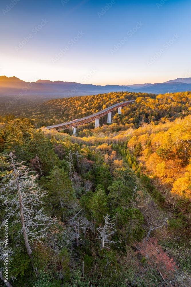 北海道 秋 紅葉 三国峠 然別湖 湖底線路 北海道 秋 紅葉 三国峠 然別湖 湖底線路