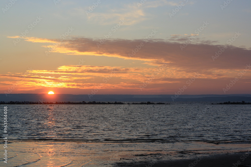 Obraz premium sunset over the sea
