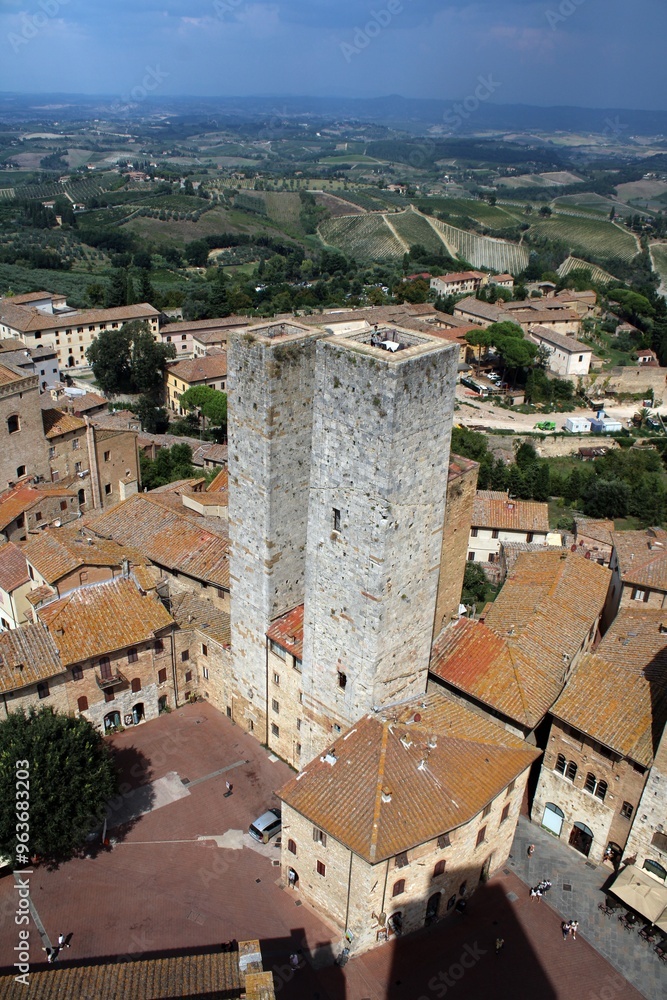 Obraz premium Torre Salvucci Maggiore from Torre Grossa, San Gimignano, Tuscany, Italy.
