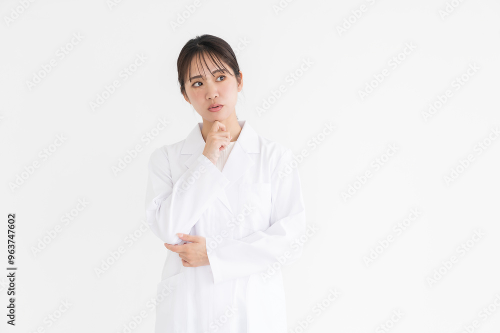 白衣の女性 トラブル 白衣の女性 トラブル