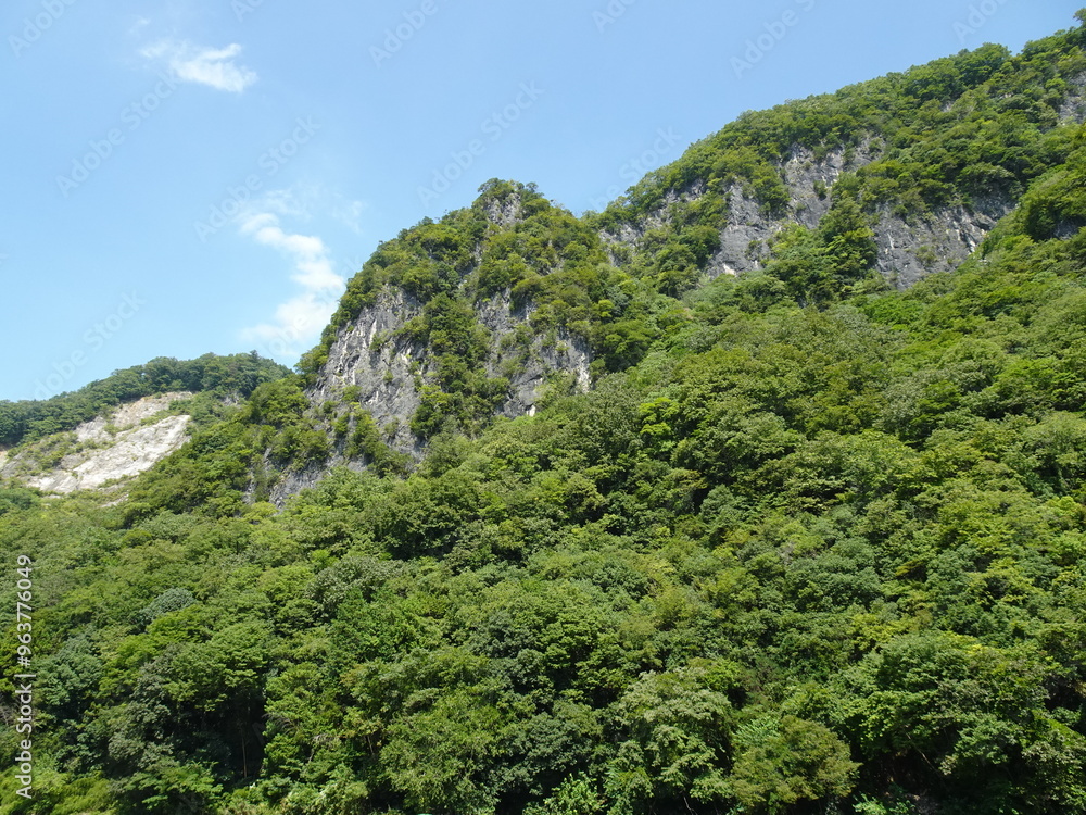 岩山 岩山