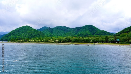 Wallpaper Mural 栃木県日光市の遊覧船から見た中禅寺湖の風景 Torontodigital.ca