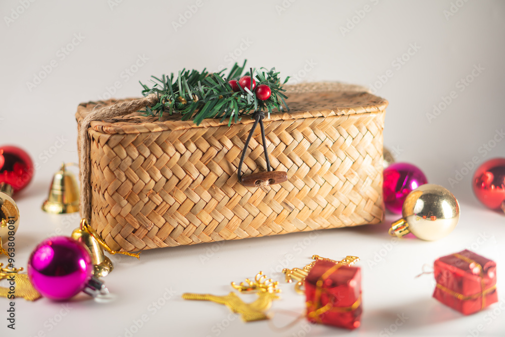 Festive Christmas Decorations and Gifts Festive Christmas Decorations and Gifts