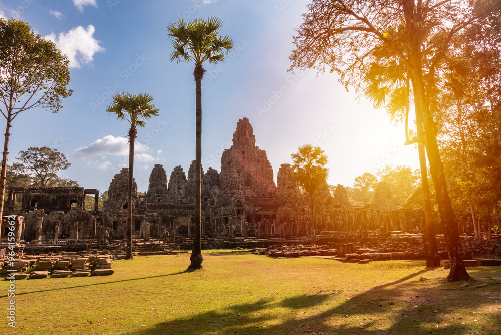 Obraz premium Bayon temple, ancient temple ruins in Cambodia