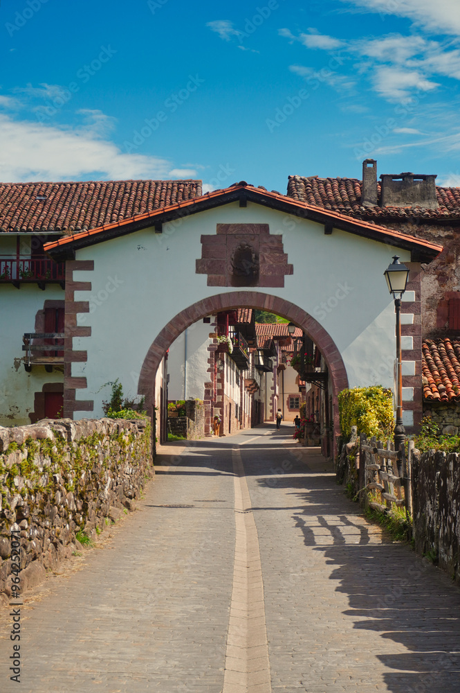 Fototapeta premium Amaiur. Navarre. Small architectural gem with a picturesque urban center welcomes us through its impressive entrance arch.