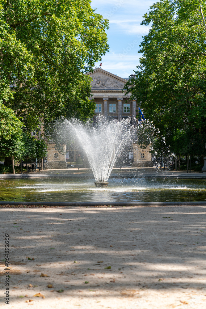 Fototapeta premium fountain in the park