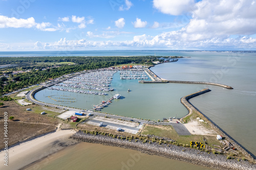 Картината върху платно Port Médoc is a beautiful harbor in the Médoc region, near the village of Soulac-sur-Mer in Gironde