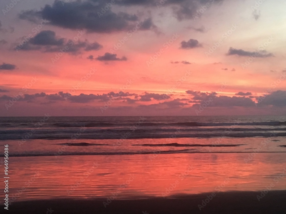 Obraz premium sunset over the sea