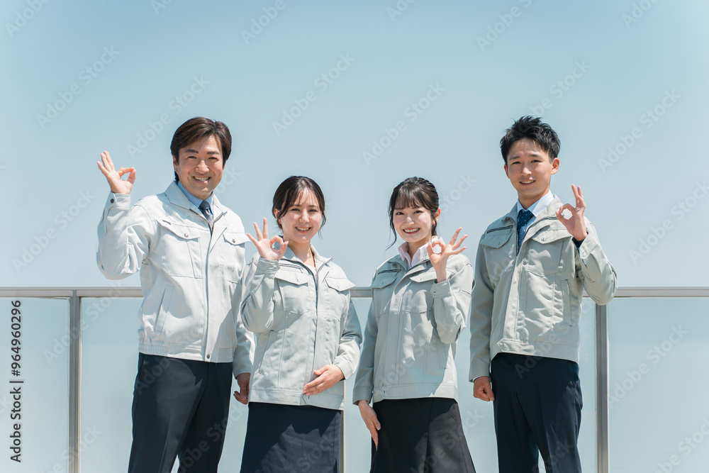 作業着・作業衣服を着た製造業・建築業・運送業・建設業の男女スタッフ
作業着・作業衣服を着た製造業・建築業・運送業・建設業の男女スタッフ