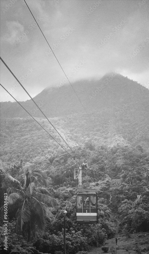 Obraz premium Enjoy refreshing cocktails by the waterfront with stunning ocean views and clear blue skies—perfect for summer vibes!