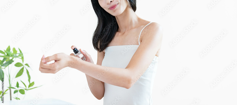 Obraz premium 香水・フレグランスをつける女性