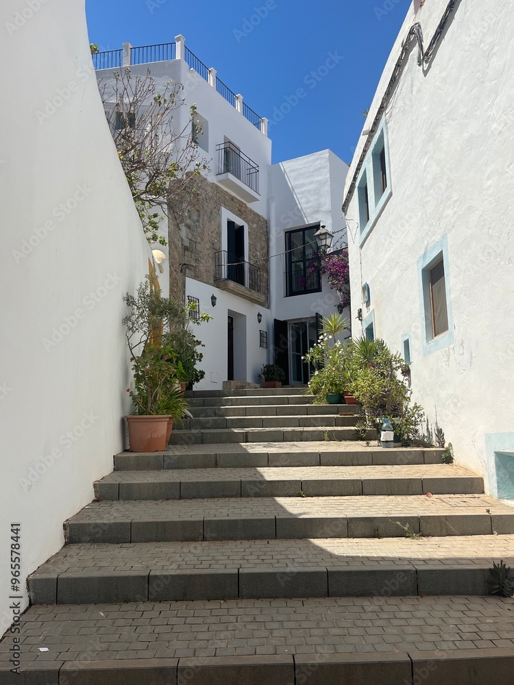 Naklejka premium ibiza's empty streets 