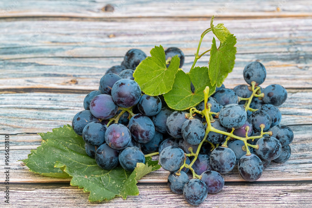 Izmir's famous kavacık grapes on a wooden table