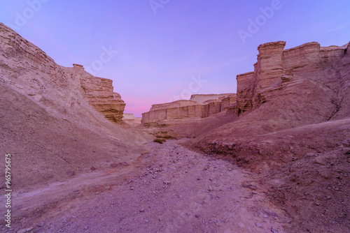 Obraz na płótnie Sunset view of the Masada Marls rocks formation w salonie