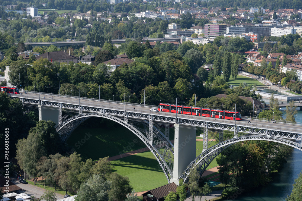 Fototapeta premium Kirchenfeldbrücke, Stadt Bern, Schweiz