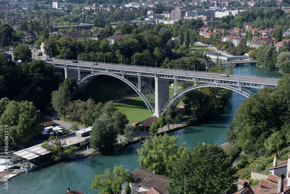 Fototapeta premium Kirchenfeldbrücke, Stadt Bern, Schweiz