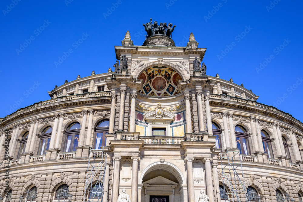 Obraz premium Semperoper opera house and concert hall on the Theaterplatz square in the historic centre of Dresden, Germany