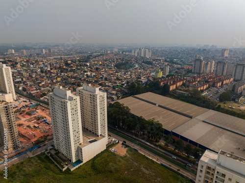 imagens aéreas impressionantes da cidade de Osasco, destacando seus principais pontos e oferecendo uma perspectiva única e ampla para valorizar projetos e promover a beleza urbana. photo