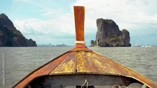Voyage en bateau sur la mer en Thaïlande