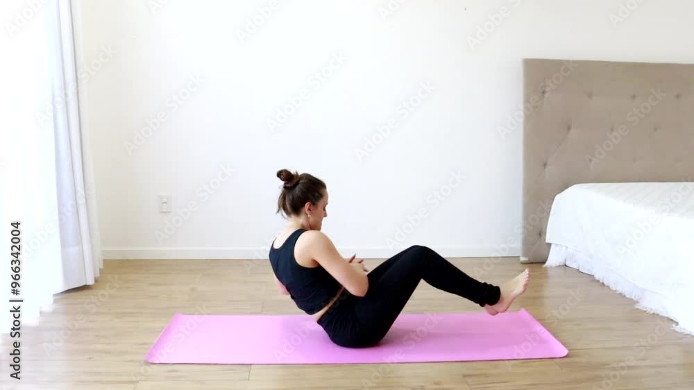 mulher fazerndo abdominais exercicios em casa mulher fazerndo abdominais exercicios em casa