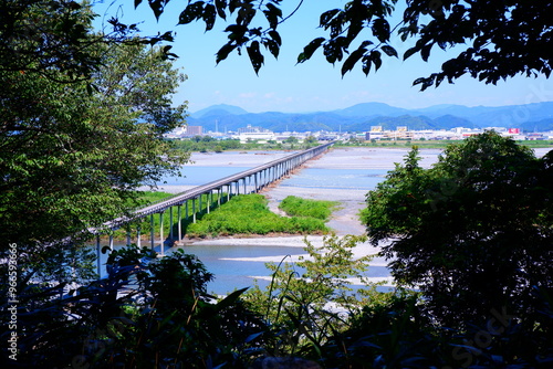 世界に誇る木造歩道橋 - 蓬莱橋と大井川の風景