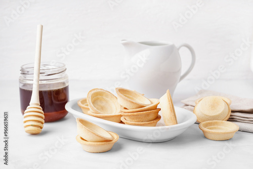 Bowl with homemade tartlets...