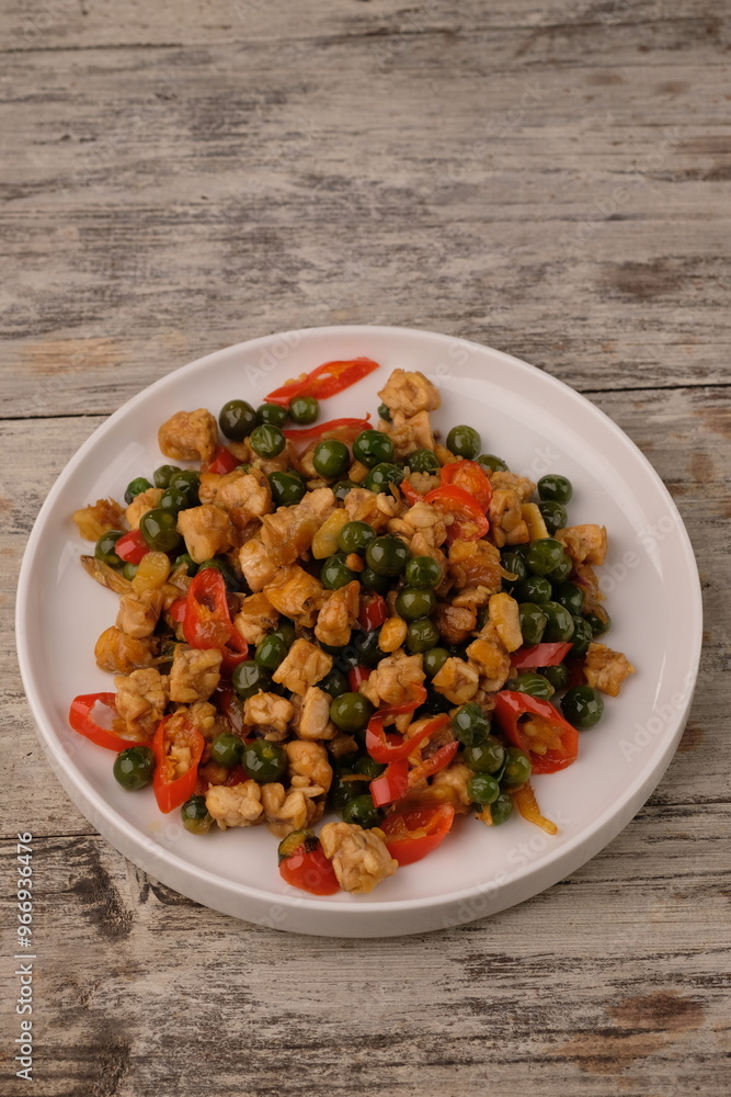 Saute tempeh and leunca. Tumis leunca tempe. Solanum nigrum, the European black nightshade or simply black nightshade or blackberry nightshade. Saute tempeh and leunca. Tumis leunca tempe. Solanum nigrum, the European black nightshade or simply black nightshade or blackberry nightshade.